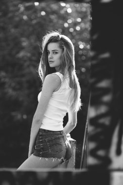 genç güzel kız poz