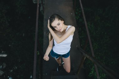 genç güzel kız poz