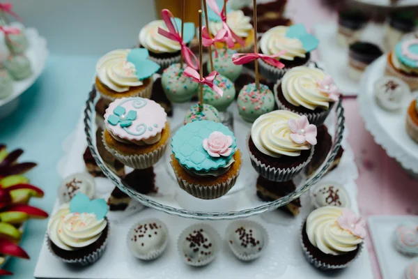 Delicioso bolo de casamento fantasia — Fotografia de Stock