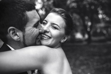 Poz güzel düğün çifti