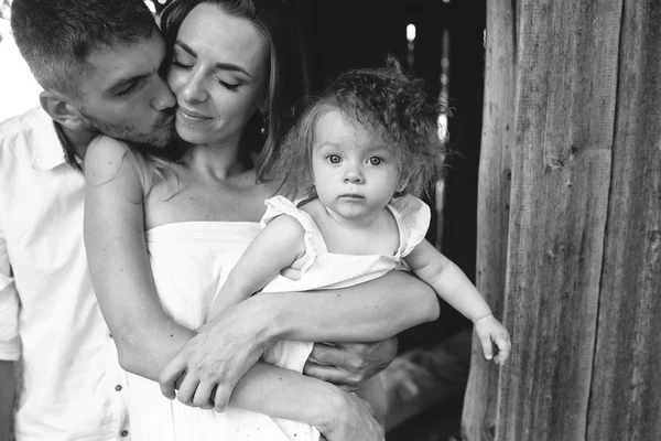 Mutter, Vater und Tochter — Stockfoto