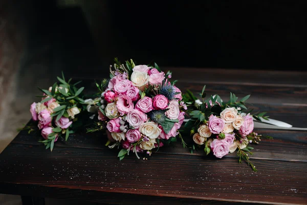 Wedding bouquets with roses — Stock Photo, Image