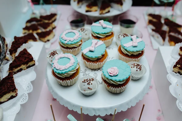 Delicioso bolo de casamento fantasia — Fotografia de Stock