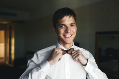 sabah hazırlanıyor damat