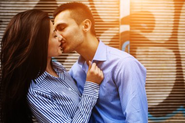 Çiftler şehirde iyi eğlenceler.