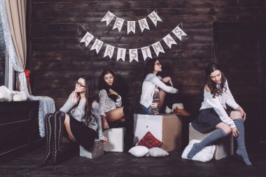 Büyüleyici dört poz model