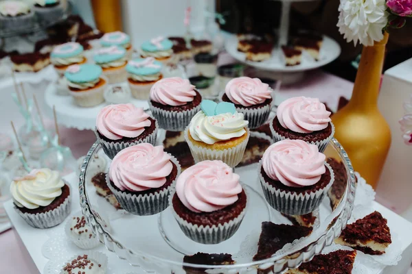 Delicioso bolo de casamento fantasia — Fotografia de Stock