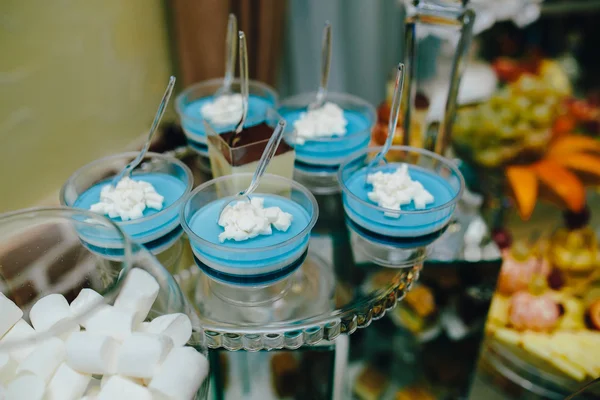 Candy bar na cerimônia de casamento — Fotografia de Stock