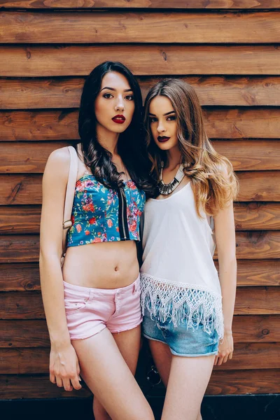 Két fiatal szép lányok — Stock Fotó