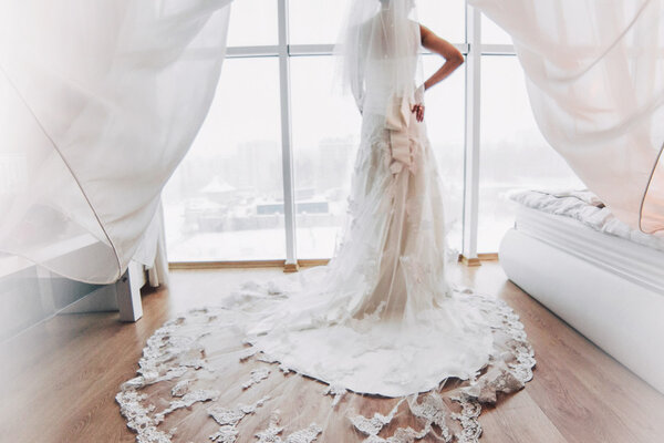 Подготовка очаровательной невесты.