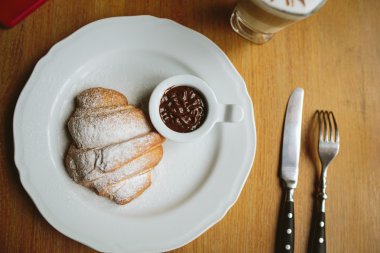 Çikolatalı kruvasan