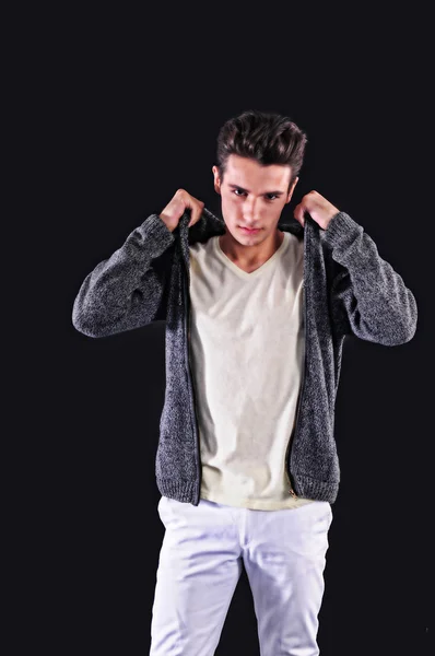 güzel çocuk demostrating çekici ve gizemli