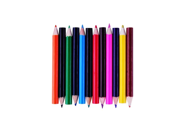 Beyaz arka plan üzerinde renkli kalemler izole