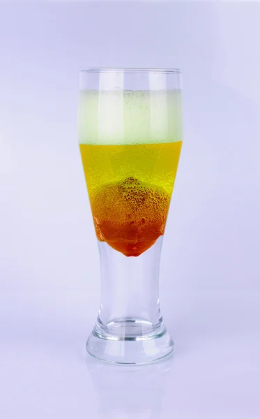 Suyu cam withlime ve köpük ile