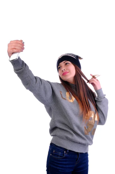 Güzel kız selfie telefonunu ile yapıyor