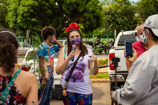 Manifestación Pidiendo Destitución Bolsonaro Mujer Con Flores Pelo Con Una — Foto de Stock