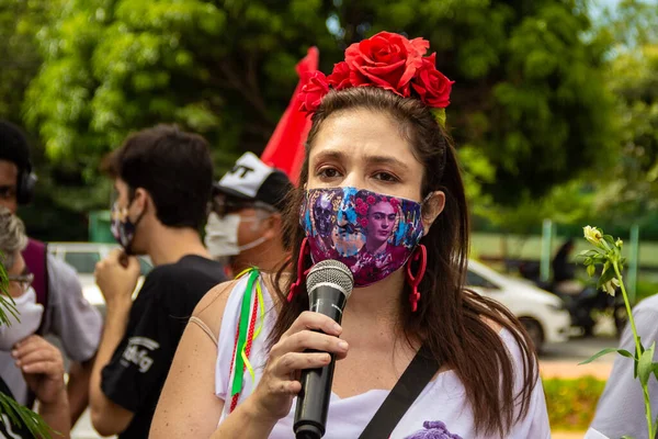 Manifestación Pidiendo Destitución Bolsonaro Mujer Con Flores Pelo Con Una — Foto de Stock