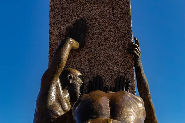 記念碑3つのレースに 記念碑の詳細は ゴイアスを構築した3つのレースに捧げ ゴイアニアのプラヤシヴィカの中心部に位置 黒と先住民 — ストック写真
