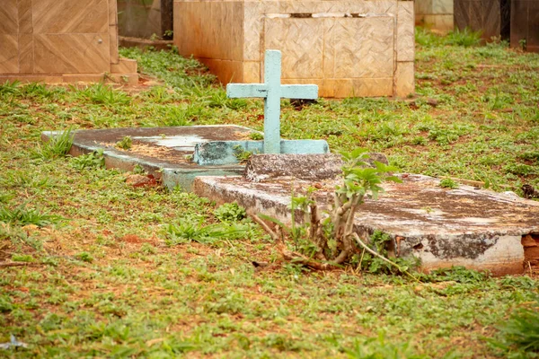 Detalhe Uma Cruz Sobre Túmulo Cemitério Goiânia Cemitrio Parque — Fotografia de Stock