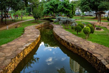 Goiania şehrindeki Flamboyant Park 'taki bir su parkının ayrıntıları..