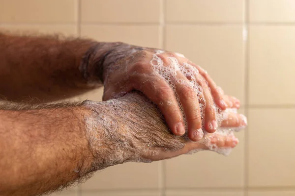 Hands Full Foam Man Who Cleans Himself Soap — kuvapankkivalokuva