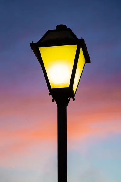 Pirenopolis Şehrinde Arka Planda Gökyüzü Bulunan Sömürge Tarzı Işıklandırmanın Ayrıntıları — Stok fotoğraf