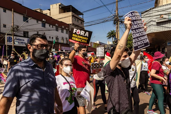 ブラジル大統領 ボルソナロに対する抗議中に撮影された写真は 人口を免疫化するためのワクチンの購入の敏捷性を求めて — ストック写真