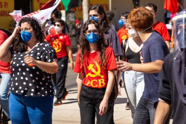 Brezilya Başkanı Bolsonaro 'ya karşı yapılan bir protesto sırasında çekilmiş bir fotoğraf. Aşı alımında görevi kötüye kullanmakla suçlanıyor..