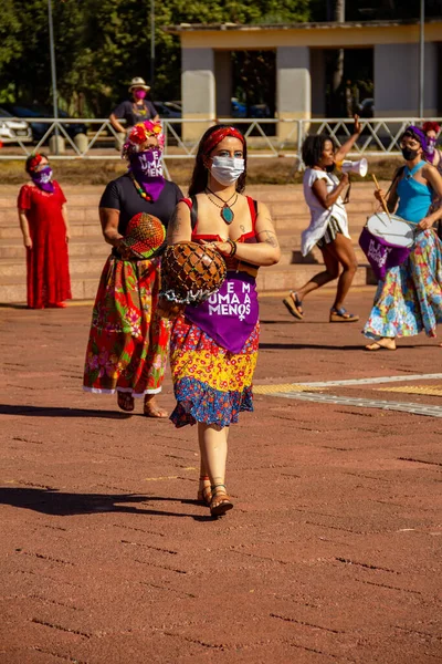 Foto Cobertura Preparação Performance Bloco Cor Mulher Canção Sem Medo — Fotografia de Stock