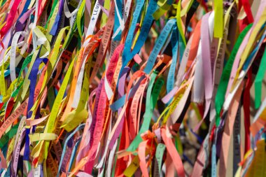 Üçlemeci 'nin Ebedi Babası' nın renkli hatıra kurdeleleri..