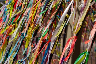 Üçlemeci 'nin Ebedi Babası' nın renkli hatıra kurdeleleri..