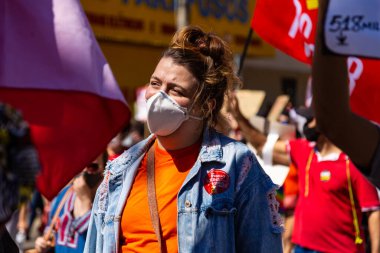Brezilya Başkanı Bolsonaro 'ya karşı yapılan bir protesto sırasında çekilmiş bir fotoğraf. Aşı alımında görevi kötüye kullanmakla suçlanıyor..