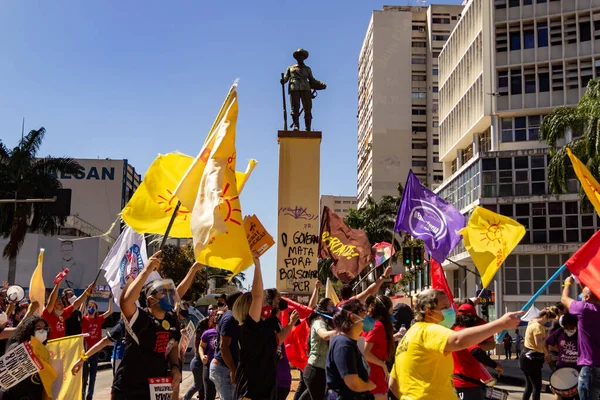 Протестувальники Плакатами Прапорами Проходять Повз Площу Бандейранте Гоянії Протести Проти — стокове фото