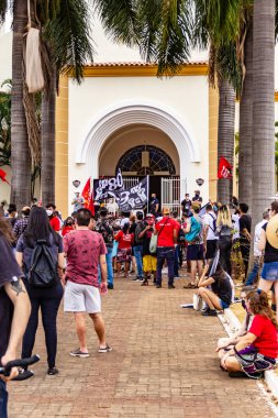 Fotoğraf, Brezilya Cumhurbaşkanı Jair Bolsonaro 'ya karşı düzenlenen bir protesto sırasında çekildi..