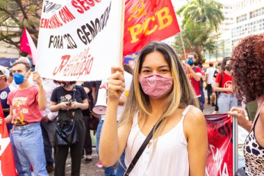 Fotoğraf, Brezilya Cumhurbaşkanı Jair Bolsonaro 'ya karşı düzenlenen bir protesto sırasında çekildi..