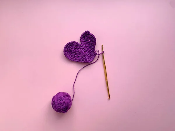 Crochet Sur Thème Saint Valentin Sur Photo Crochet Cœur Lilas — Photo