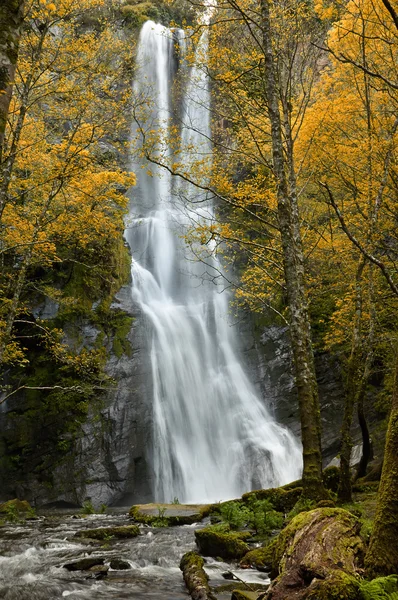 Vilagocende waterfall, A Fonsagrada, Galicia, Spain — Stock Photo, Image