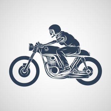 Kafatası klasik kafe racer motosiklete binmek