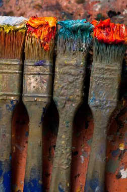 Sanatçının eski fırçalar