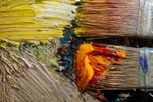 Paintbrush with oil paint — Stock Photo, Image