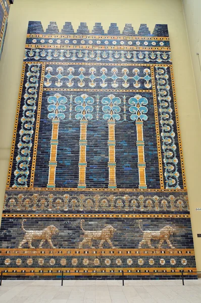 Muralla babilónica en el museo de Pérgamo — Foto de Stock