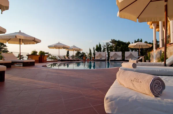 Swimming pool of hotel — Stock Photo, Image