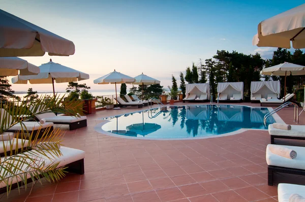 Swimming pool of hotel — Stock Photo, Image