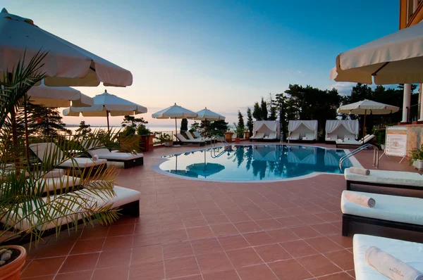 Swimming pool of hotel — Stock Photo, Image