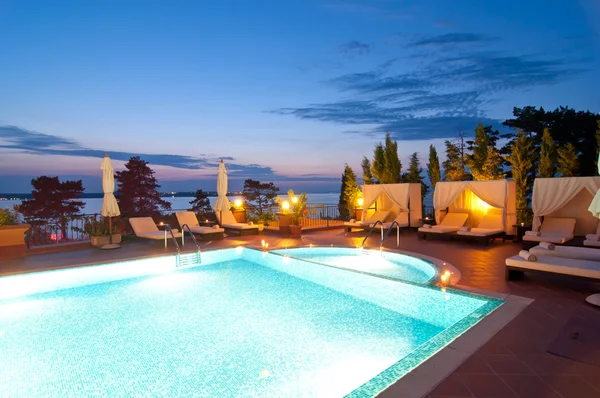 Swimming pool of hotel — Stock Photo, Image