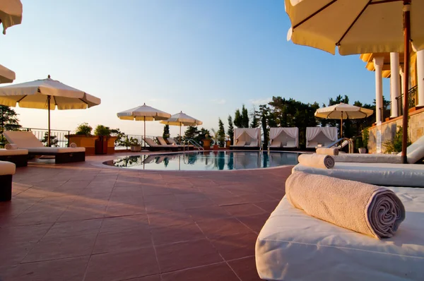 Swimming pool of hotel — Stock Photo, Image