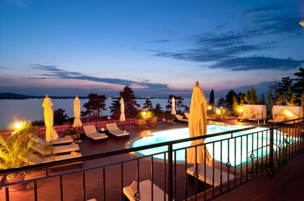 Swimming pool of hotel — Stock Photo, Image