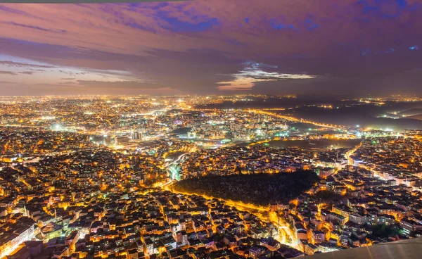 Gece Istanbul şehir.