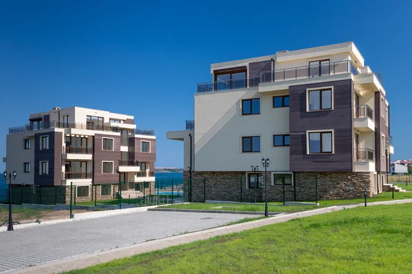 Bellissimo nuovo condominio — Foto Stock