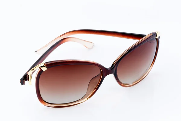 Moda gafas de sol marrones en blanco —  Fotos de Stock